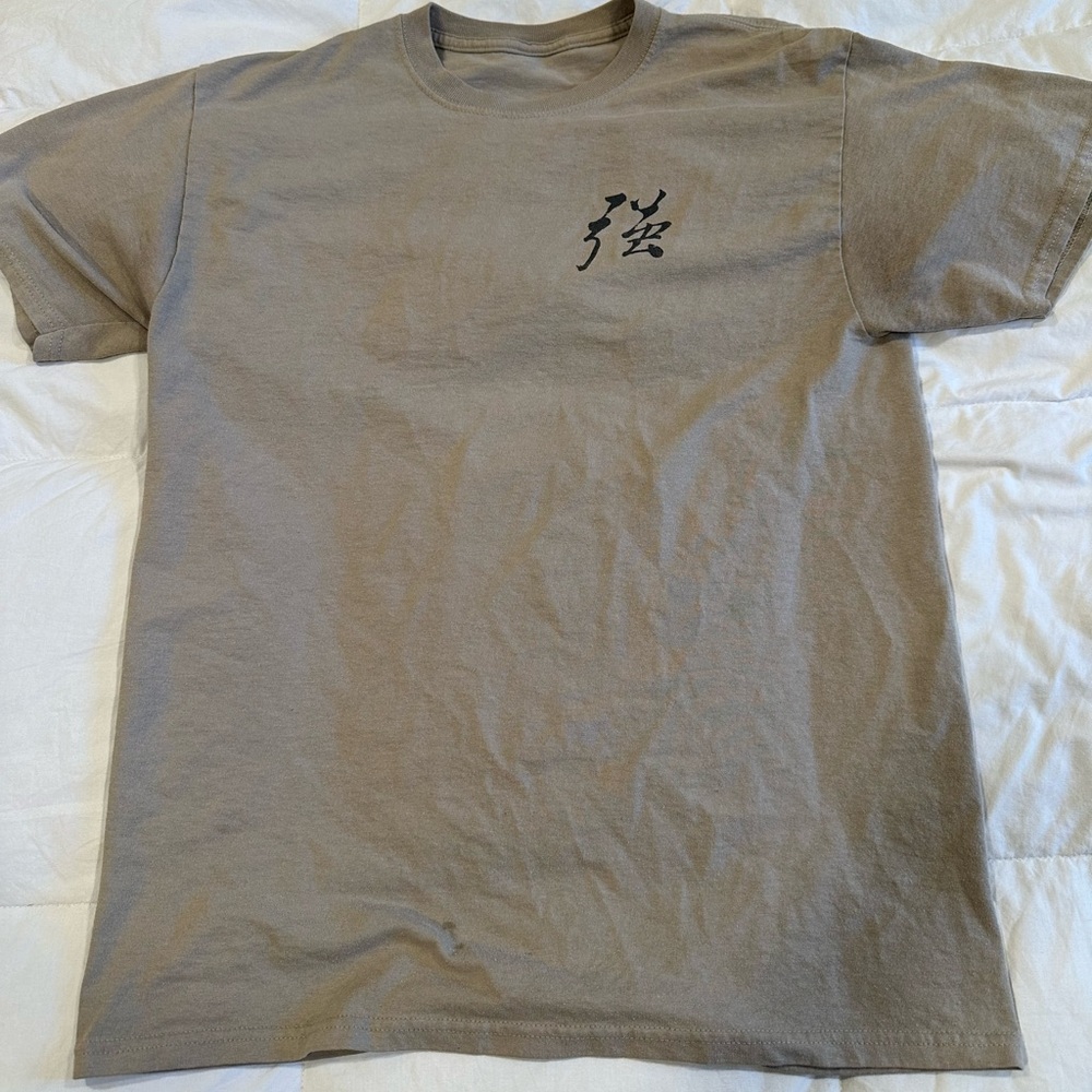 GRAPHIC TEE